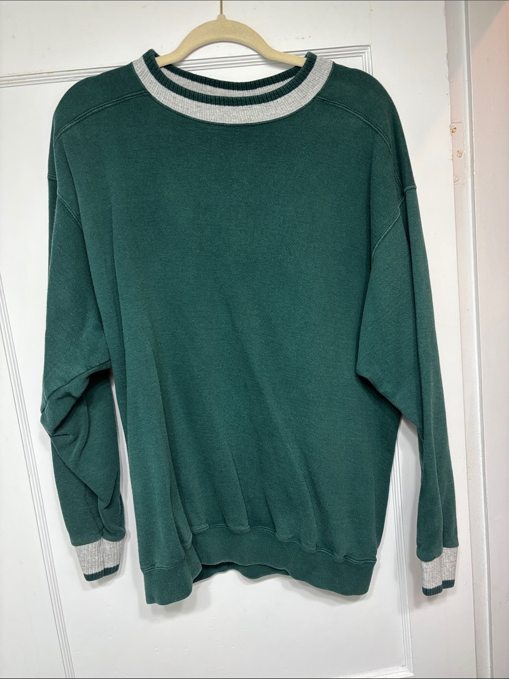 Nike retro style Forrest green crew neck sweatshirt